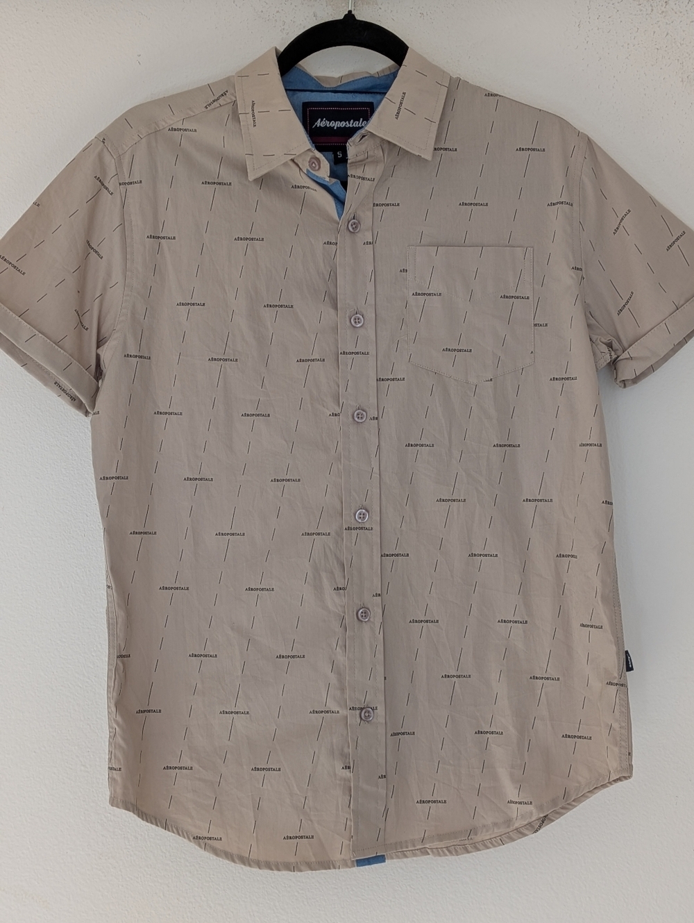 Aeropostale Short-Sleeve Beige Button-Down with Subtle Print